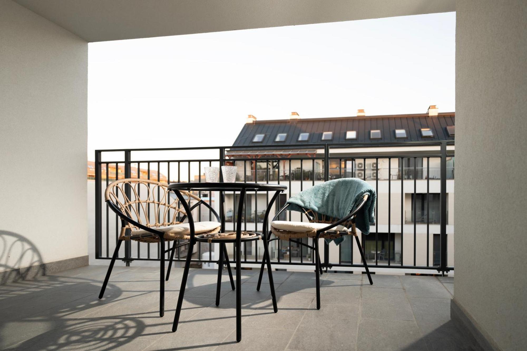Shm Apartments With Ac And Teracce — Photos 1