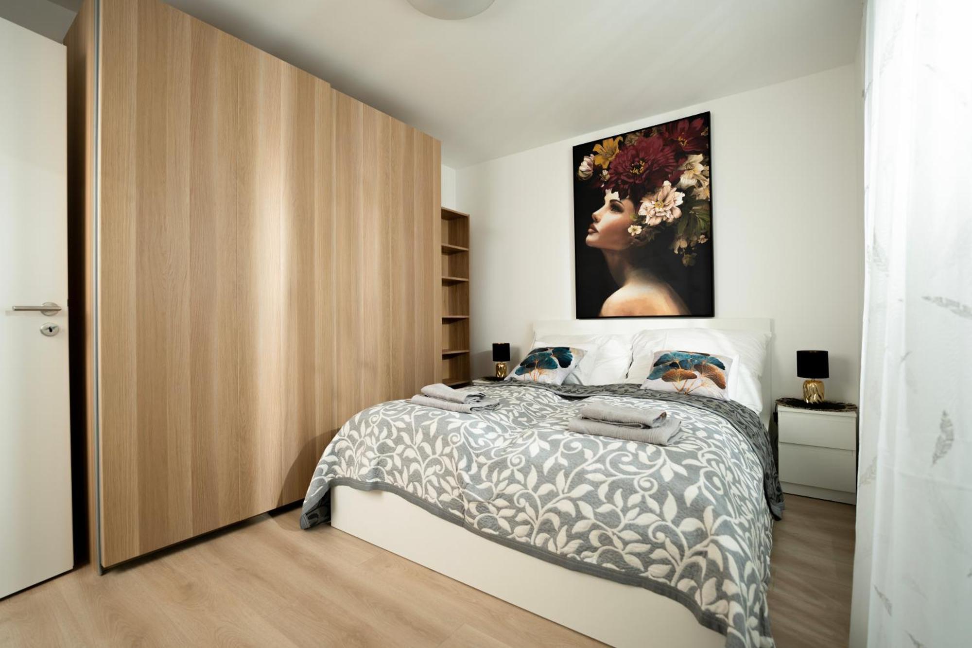 Shm Apartments With Ac And Teracce — Photos 3